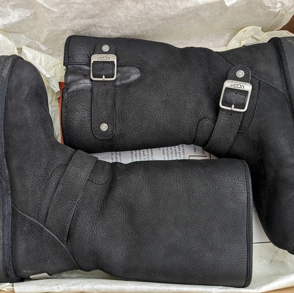 UGG Sutter Boots - Picture 7 of 8